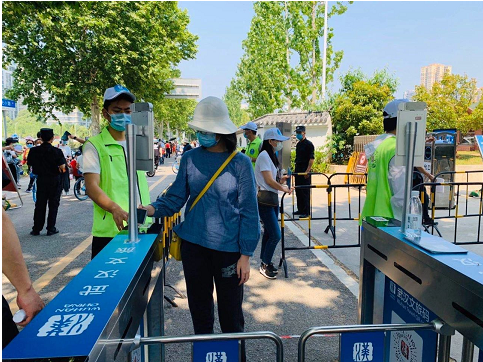 不同類型的人行通道閘在功能上分別有什么優(yōu)缺點(diǎn)？